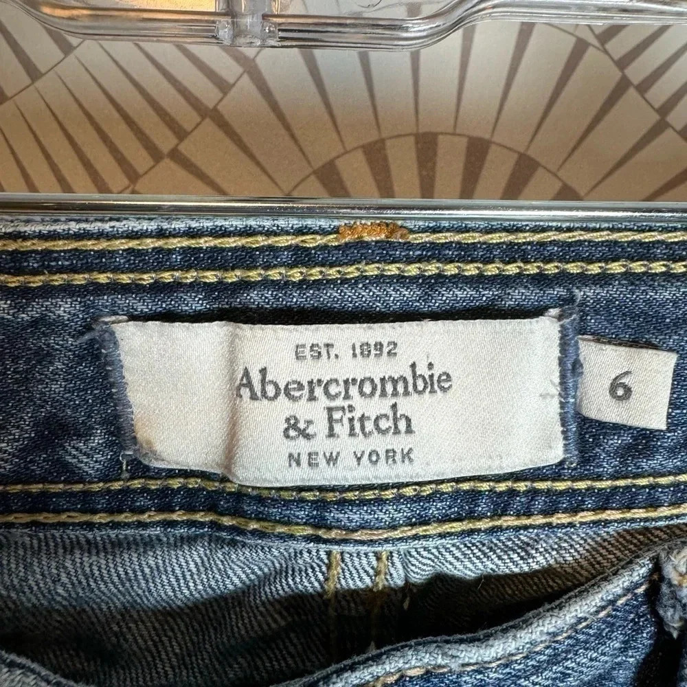 Abercrombie & Fitch Women’s distressed jeans Size 6‎ - Picture 2 of 9